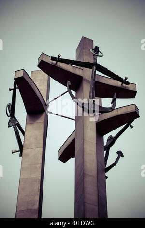 Il monumento ai caduti i lavoratori del Cantiere di Danzica, Polonia. Foto Stock