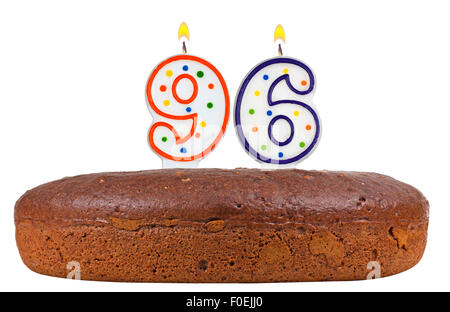 Torta di compleanno con candele numero novanta sei Foto Stock