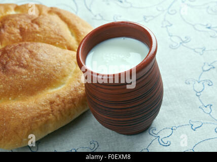 Kaymak cremoso prodotto lattiero-caseario simile a clotted cream.in Asia Centrale, Balcani, regioni turche Foto Stock