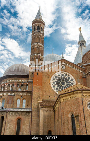 Vista della storica Basilica di Sant'Antonio di Padova - Italia Foto Stock
