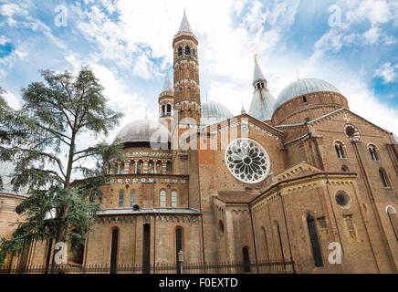 Vista della storica Basilica di Sant'Antonio di Padova - Italia Foto Stock