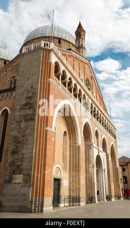 Vista della storica Basilica di Sant'Antonio di Padova - Italia Foto Stock