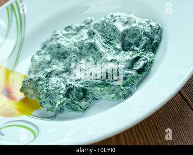 Yogurt iraniano e gli spinaci Dip - Borani Foto Stock