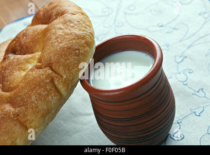 Kaymak cremoso prodotto lattiero-caseario simile a clotted cream.in Asia Centrale, Balcani, regioni turche Foto Stock