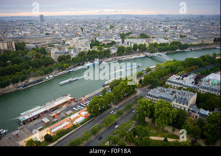 Vista dalla Torre Eiffel a Parigi Foto Stock
