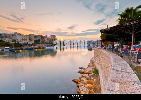 Vista di Zea Marina a Atene, Grecia Foto Stock