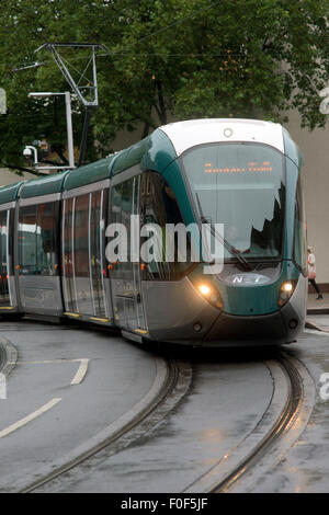 Nottingham Express Transit moderno mercato del tram linea di strada Foto Stock