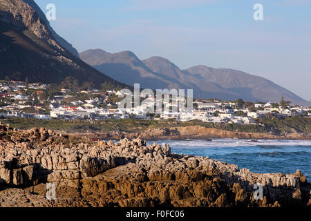 New Scenic 5 posti costa rocciosa a Hermanus, Sud Africa Foto Stock