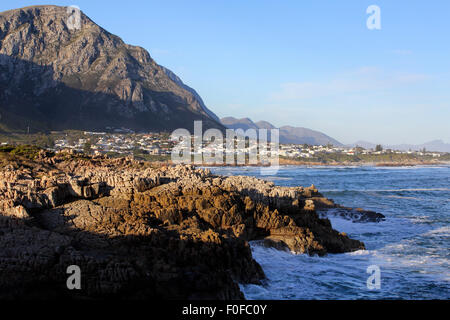 New Scenic 5 posti costa rocciosa a Hermanus, Sud Africa Foto Stock