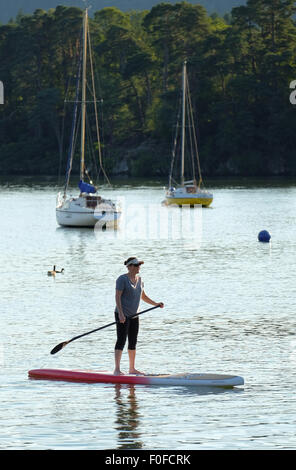 Racchetta imbarco sul lago Windermere nel Lake District, Cumbria, Regno Unito Foto Stock