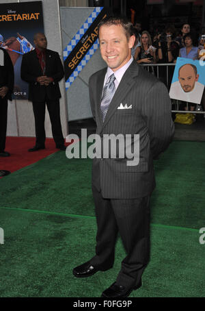 LOS ANGELES, CA - 30 settembre 2010: Jockey Otto Thorwarth alla premiere mondiale del suo nuovo film segreteria a El Capitan Theater di Hollywood. Foto Stock