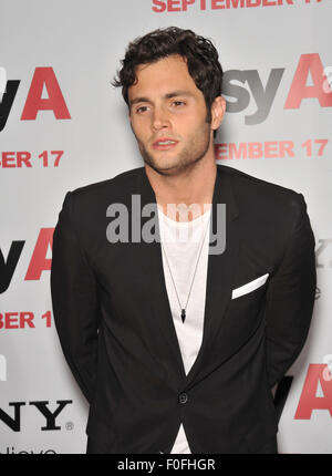 LOS ANGELES, CA - 13 settembre 2010: Penn Badgley alla premiere del suo nuovo film "Easy UN' a Grauman's Chinese Theater di Hollywood. Foto Stock