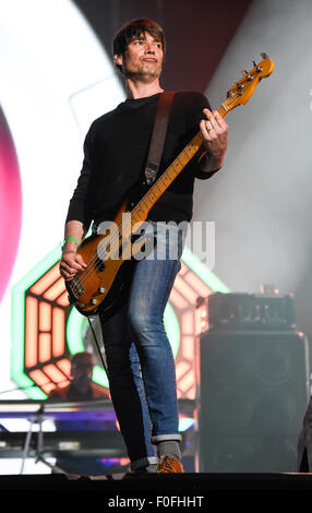 Blur headline Isle of Wight Festival il sabato con: Blur, Alex James dove: Isle Of Wight, Regno Unito quando: 13 Giu 2015 Foto Stock