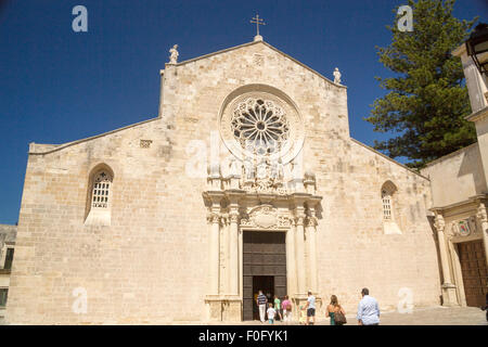 Byazantine e facciata romanica del Duomo di Otranto Italia Foto Stock