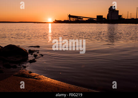 Spiaggia di Porto di Churchill in background, Manitoba, Canada Foto Stock