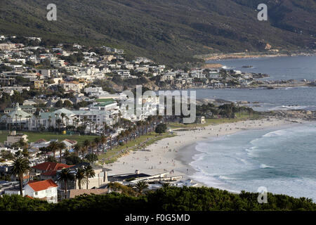Vista di Camps Bay sulla Penisola del Capo, Città del Capo Foto Stock