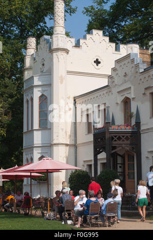 Kleines Schloss, piccolo castello Babelberg, Cafe nel Parco di Babelsberg, Potsdam, Germania Foto Stock