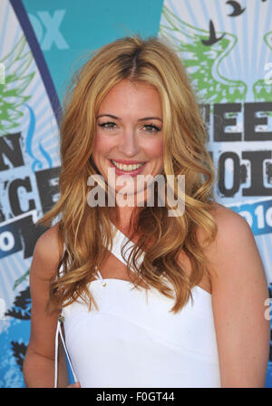 LOS ANGELES, CA - Agosto 8, 2010: Cat Deeley al 2010 Teen Choice Awards al Amphitheatre di Gibson, Universal Studios di Hollywood. Foto Stock