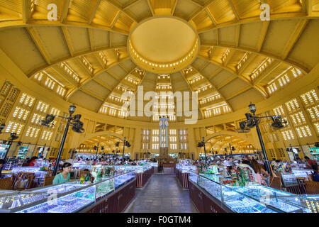 L'interno di Psar Thmei Mercato Centrale di Phnom Penh, Cambogia Foto Stock