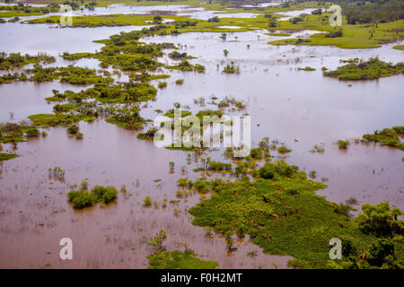 Amazon River floodplain inondazioni nei pressi di Iquitos antenna Foto Stock
