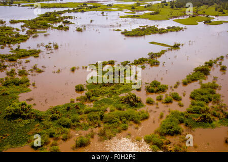 Amazon River floodplain inondazioni nei pressi di Iquitos antenna Foto Stock