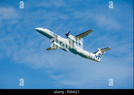 Bombardier 8-402 Q400 Dash Otto (G-JECN) SCO 10,029. Foto Stock