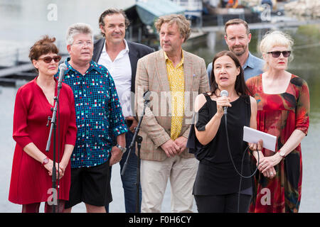 Duisburg-Ruhrort, Germania. Il 15 agosto 2015. I Creative e i curatori di arte Nomanslanding installazione presso la Ruhrtriennale arts festival di Duisburg-Ruhrort. Foto: bas/Alamy LIve News Foto Stock