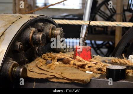 Corda che i macchinari a Chatham Dockyard corderia Inghilterra Foto Stock