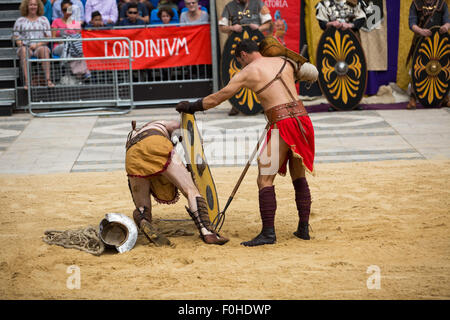 Gladiatori romano di lotta che in anfiteatro, Guildhall City of London REGNO UNITO. Foto Stock