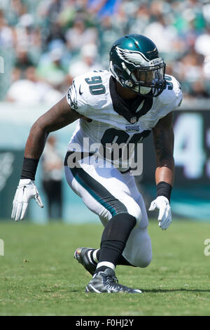 Philadelphia, Pennsylvania, USA. 16 Ago, 2015. Philadelphia Eagles linebacker Marcus Smith (90) in azione durante il gioco di NFL tra gli Indianapolis Colts e Philadelphia Eagles al Lincoln Financial Field di Philadelphia, Pennsylvania. Christopher Szagola/CSM/Alamy Live News Foto Stock