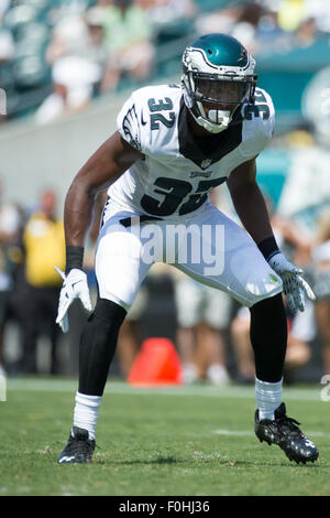 Philadelphia, Pennsylvania, USA. 16 Ago, 2015. Philadelphia Eagles cornerback Eric Rowe (32) in azione durante il gioco di NFL tra gli Indianapolis Colts e Philadelphia Eagles al Lincoln Financial Field di Philadelphia, Pennsylvania. Christopher Szagola/CSM/Alamy Live News Foto Stock