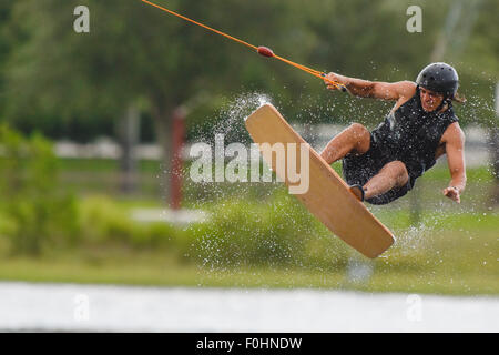 Wakeboarding, Wakeskating Campionato Nazionale a Miami Watersports Complex, Amelia Earhart Park, Hialeah, Florida. Foto Stock