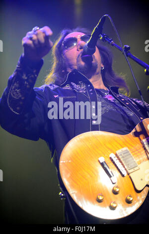 Irvine, CA, Stati Uniti d'America. 16 Ago, 2015. Musicista - Ace Frehley sul palcoscenico Cathouse Live 2015 Irvine Meadows, Irvine, CA, Stati Uniti d'America, 15 agosto 2015.Credit immagine cr Scott Mitchell © Scott Mitchell/ZUMA filo/Alamy Live News Foto Stock