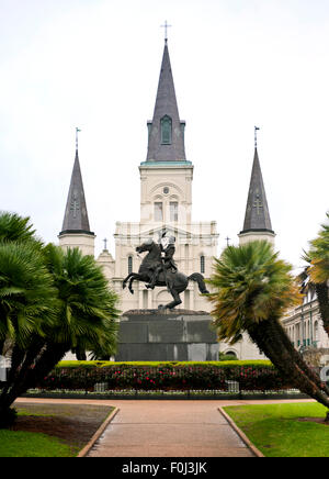 La Cattedrale di San Louis affacciato su Piazza Jackson nel Quartiere Francese, New Orleans, Louisiana Foto Stock