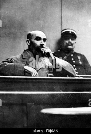 Landru, Henri Desire, 12.4.1869 - 25.2.1922, francese serial killer, mezza lunghezza, durante la prova, Versailles, 7.11. - 30.11.1921, Foto Stock