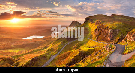 Alba sul Quiraing sull'Isola di Skye in Scozia. Foto Stock