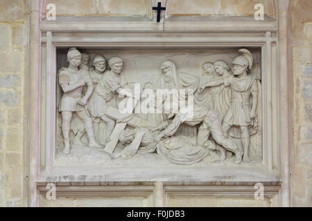 La nona stazione della Via Crucis all interno della chiesa di Nostra Signora al di là del fiume Dyle in Mechelen, Belgio Foto Stock