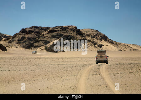 La guida in la Skeleton Coast deserto in Namibia Foto Stock