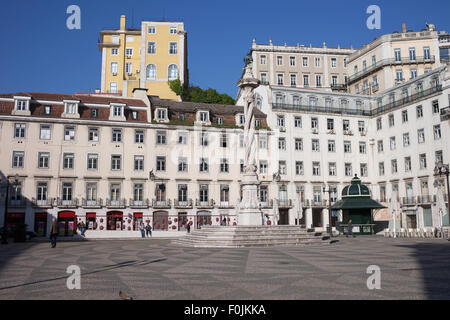 Il Portogallo, Lisbona, quadrato comunale (Portoghese: Praca Do Municipio) con settecento pilastro chiamato Pelourinho - gogna Foto Stock