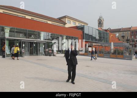 Il negozio Eataly a Torino (Piemonte, Italia), che fa parte della catena internazionale per la distribuzione italiana di qualità alimentare Foto Stock