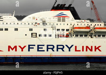 AJAXNETPHOTO. 29Giugno, 2015. DOVER, Inghilterra.- canale trasversale traghetto per trasporto auto e passeggeri MYFERRYLINK RODIN NEL PORTO DI DOVER. Foto:JONATHAN EASTLAND/AJAX REF:D152906 5312 Foto Stock