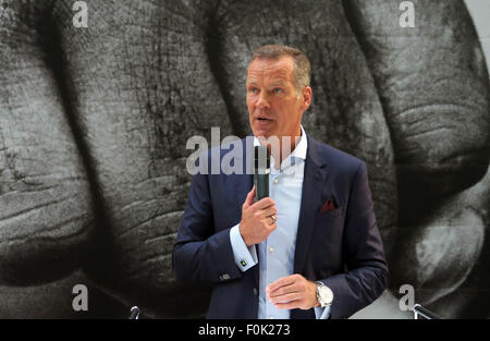 Berlino, Germania. 14 Ago, 2015. Ritirato boxer tedesco Henry Maske parla durante la cerimonia di inaugurazione della mostra "uhammed Ali' a Berlino, Germania, 14 agosto 2015. Foto: XAMAX/dpa - nessun filo SERVICE -/dpa/Alamy Live News Foto Stock