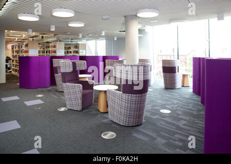 Gli studenti area di svago nella libreria Laidlaw all Università di Leeds Foto Stock