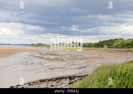 Guardando attraverso la Severn Estuary dai Gloucester & Nitidezza Canal a nitidezza, Gloucestershire, England, Regno Unito Foto Stock