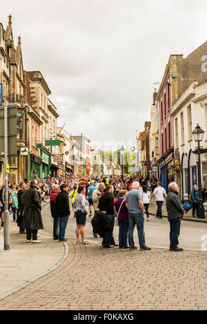 Guide di scorrimento nel 2015 Glastonbury 10k percorso stradale. Foto Stock