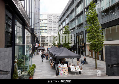 Sabato artigianato e mercato alimentare sulla avenue spinningfields Manchester Inghilterra England Regno Unito Foto Stock