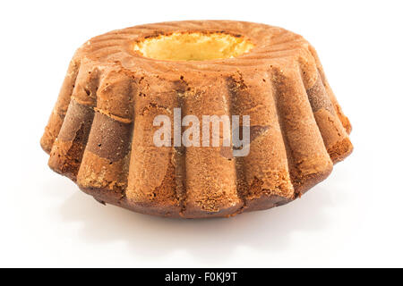 Cioccolato e limone kugelhopf isolato su bianco. Foto Stock
