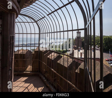 Vista della Torre Sud, Sandy Hook, Navesink River, e l'Oceano Atlantico dalla torre Nord del Navesink Twin luci. Foto Stock