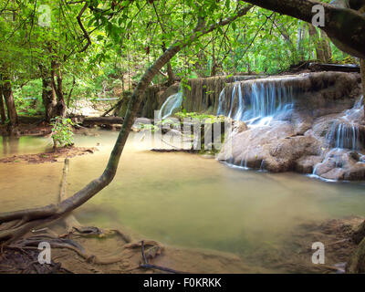 Al settimo piano di Huay Mae Kamin cascata Foto Stock