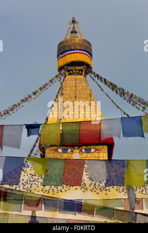 Stupa Boudhanath, uno del principale punto di riferimento nella capitale Kathmandu, Nepal Foto Stock